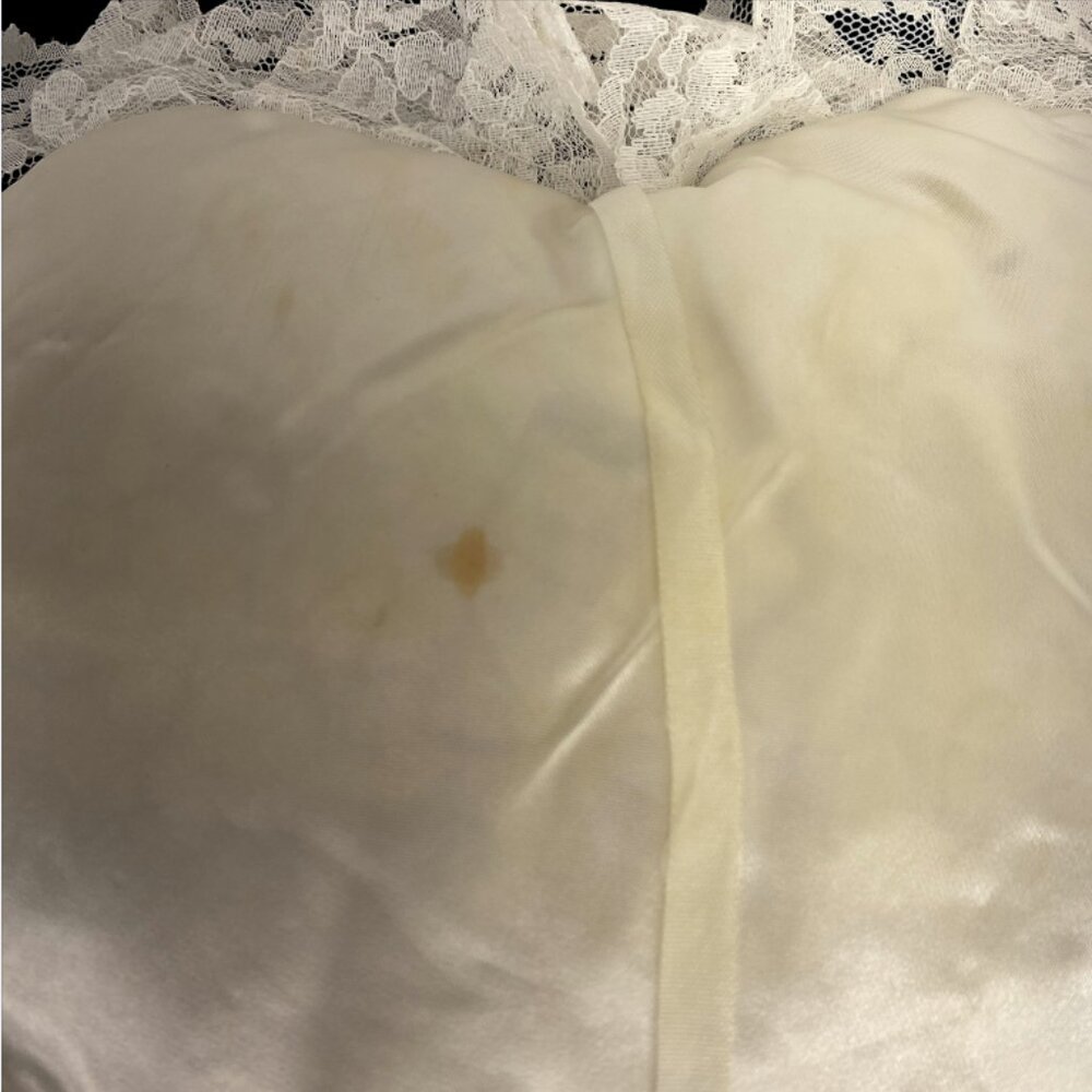 SATIN RING PILLOW -- Vintage 1980, Elastic Hold Strap, Ring Ties, Lace Doily - Picture 12 of 13